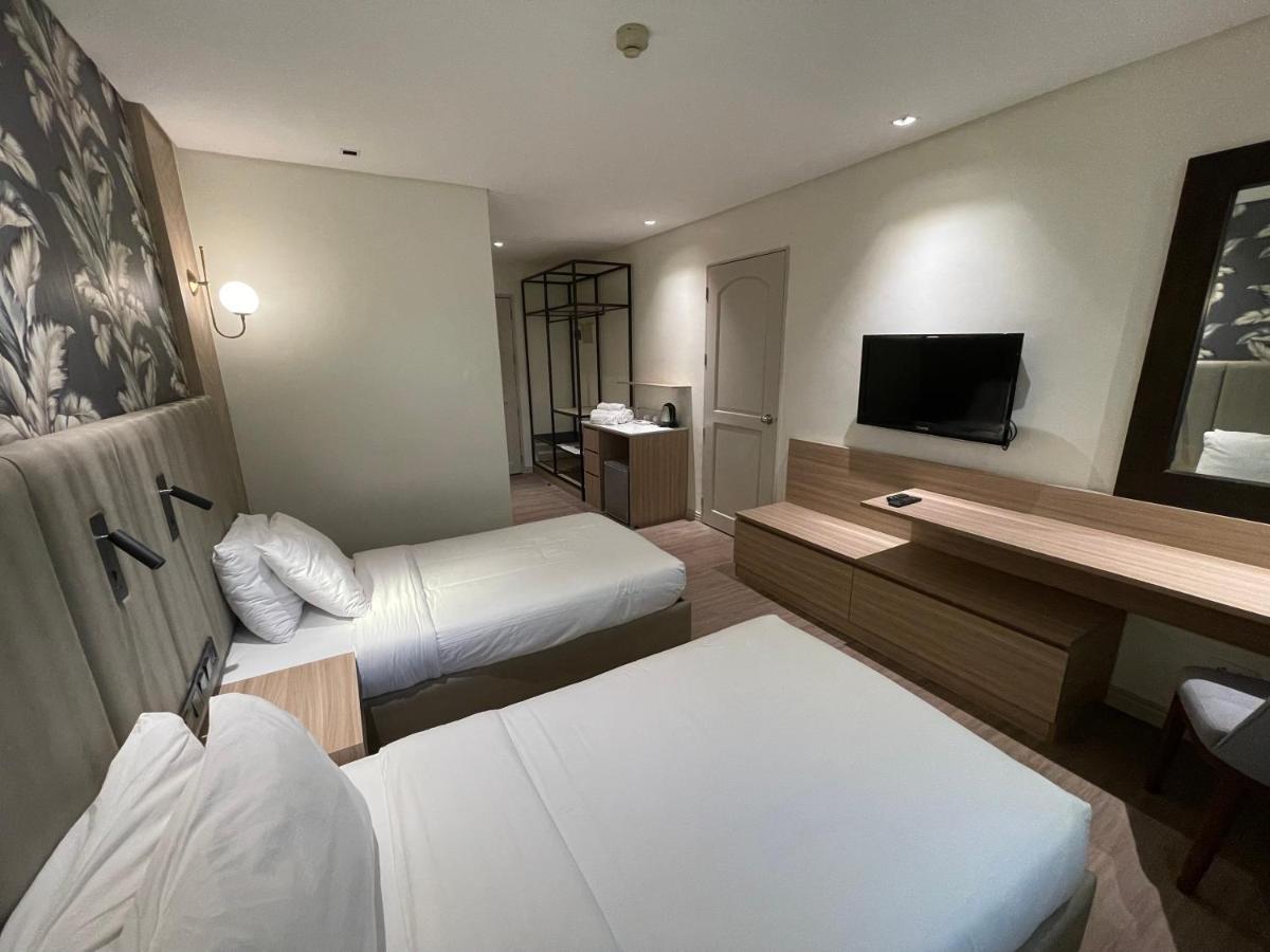Luisita Central Park Hotel Tarlac City Habitación foto