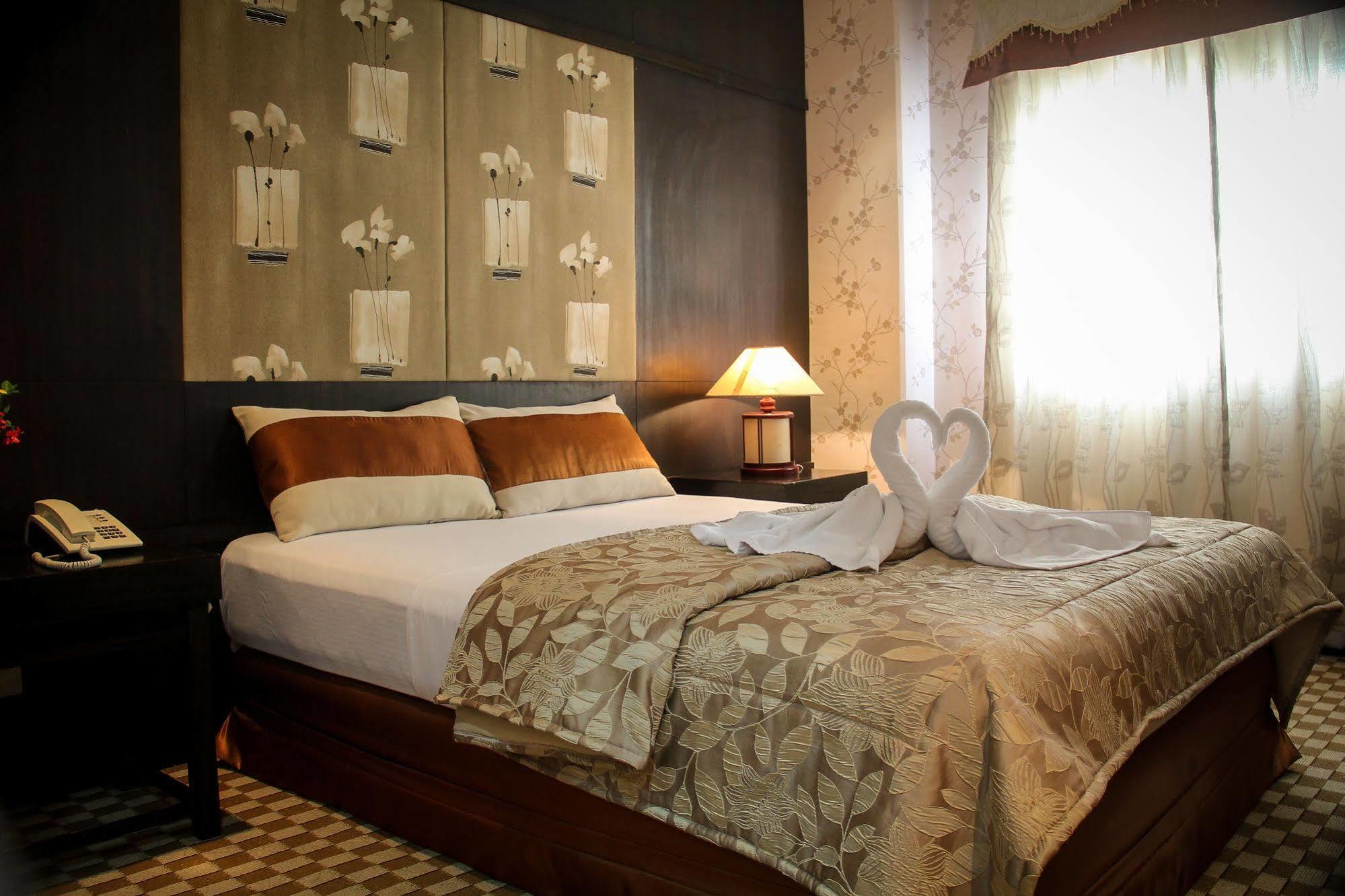 Luisita Central Park Hotel Tarlac City Exterior foto
